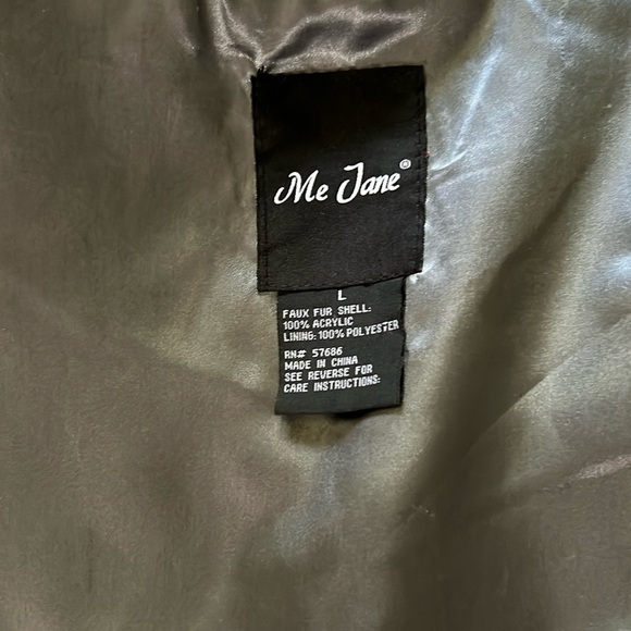 ME JANE Faux Fur Shag Vest - Picture 4 of 4